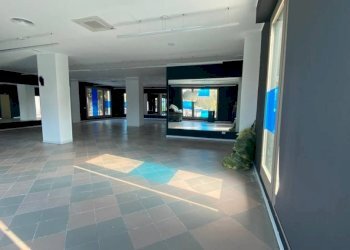 Interno non residenziale - Shop via Capri, Carini - photo 11