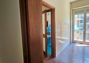 Corridoio - Appartamento via Alcide De Gasperi, Asti - foto 9