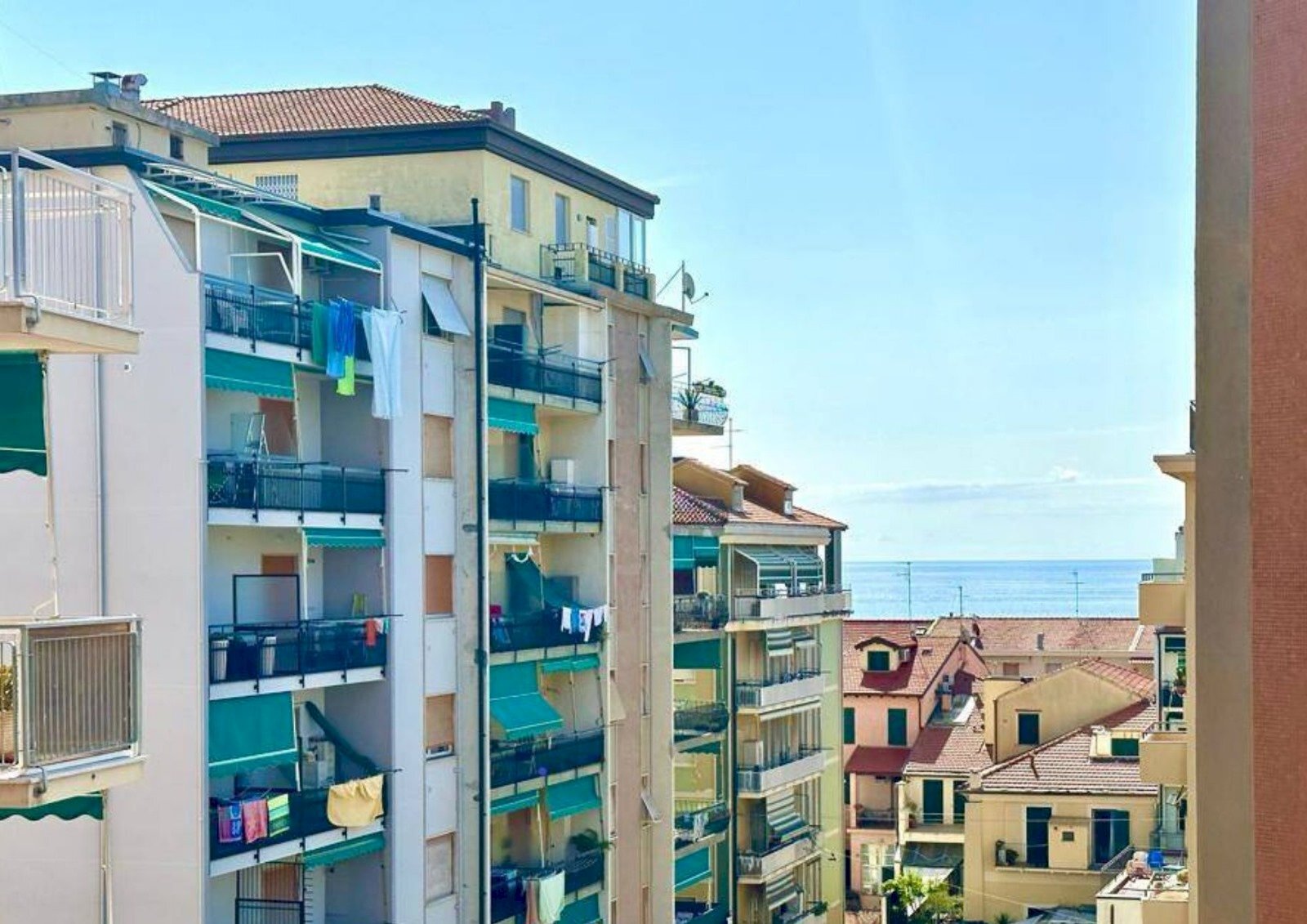 Two-room apartment Loano - photo 1