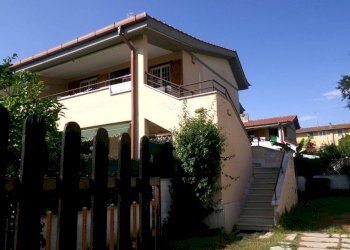 Facciata - Villa via Ugo Foscolo, Anzio - photo 2