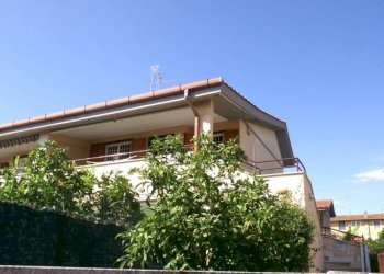 Facciata - Villa via Ugo Foscolo, Anzio - foto 3