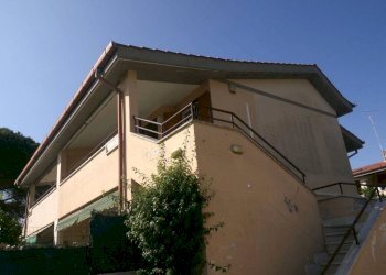 Facciata - Villa via Ugo Foscolo, Anzio - foto 4