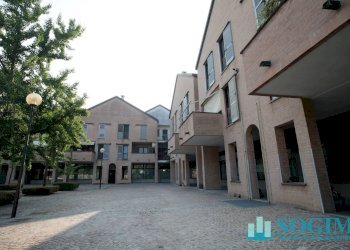 Foto 17 - Negozio via fratelli cervi
 
14, Peschiera Borromeo - foto 17