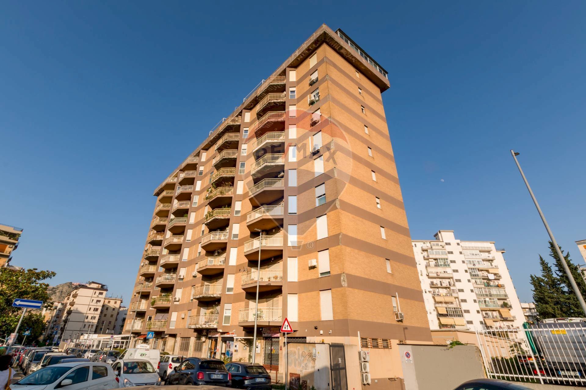 Prospetto principale - Quadrilocale Via Sardegna
 
66, Palermo - foto 1