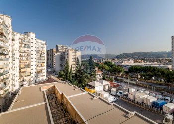 Vista da prospetto interno - Quadrilocale Via Sardegna
 
66, Palermo - foto 7