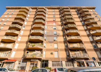 Prospetto principale - Quadrilocale Via Sardegna
 
66, Palermo - foto 19