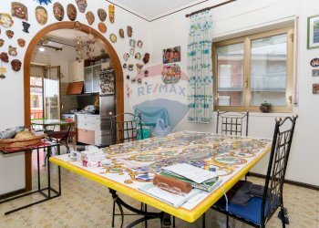 Sala da pranzo - Trilocale Via Duca degli Abruzzi
 
163, San Giovanni la Punta - foto 25