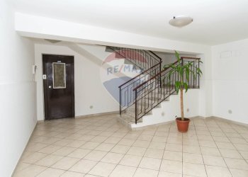 Scale - Trilocale Via Duca degli Abruzzi
 
163, San Giovanni la Punta - foto 28