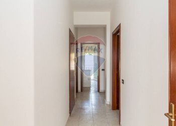 Hall / corridoio - Trilocale Via Nazionale Guardia
 
55, Acireale - foto 16