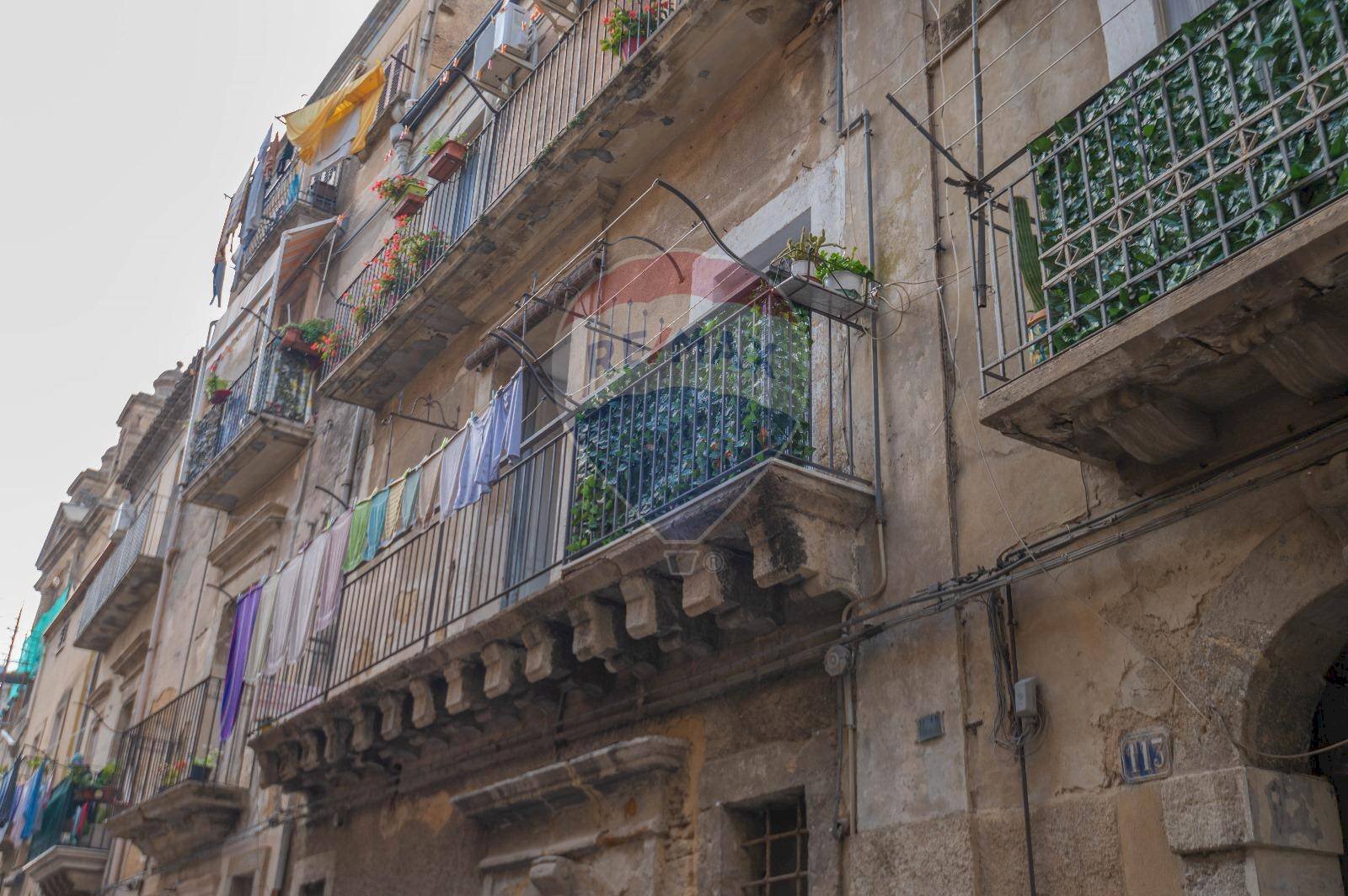 Edificio all\'aperto - Appartamento VIA LUIGI STURZO
 
111, Caltagirone - foto 2