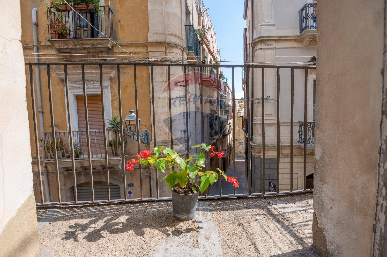 Balcone - Appartamento VIA LUIGI STURZO
 
111, Caltagirone - foto 3