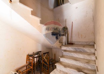 Scale - Casa indipendente Via Alcide de Gasperi
 
43, Militello in Val di Catania - foto 14