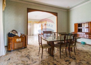 Sala da pranzo - Casa indipendente Via Alcide de Gasperi
 
43, Militello in Val di Catania - foto 17
