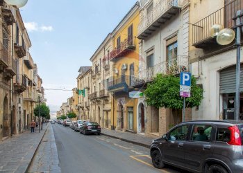 Edificio all\'aperto - Independent house Corso Umberto
 
64, Leonforte - photo 3