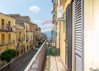 Balcone - Independent house Corso Umberto
 
64, Leonforte - photo 39