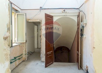 Hall / corridoio - Independent house Corso Umberto
 
64, Leonforte - photo 50