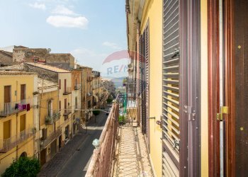 Balcone - Independent house Corso Umberto
 
64, Leonforte - photo 61