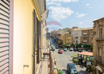 Edificio all\'aperto - Independent house Corso Umberto
 
64, Leonforte - photo 62