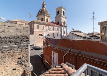 Edificio all\'aperto - Trilocale via carcara
 
3, Aci Catena - foto 12