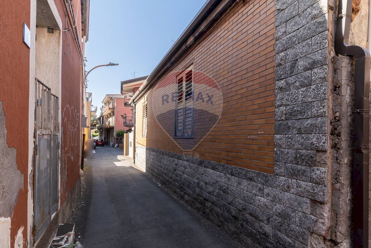 Edificio all\'aperto - Trilocale via carcara
 
3, Aci Catena - foto 3