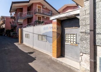 Edificio all\'aperto - Trilocale via carcara
 
3, Aci Catena - foto 5