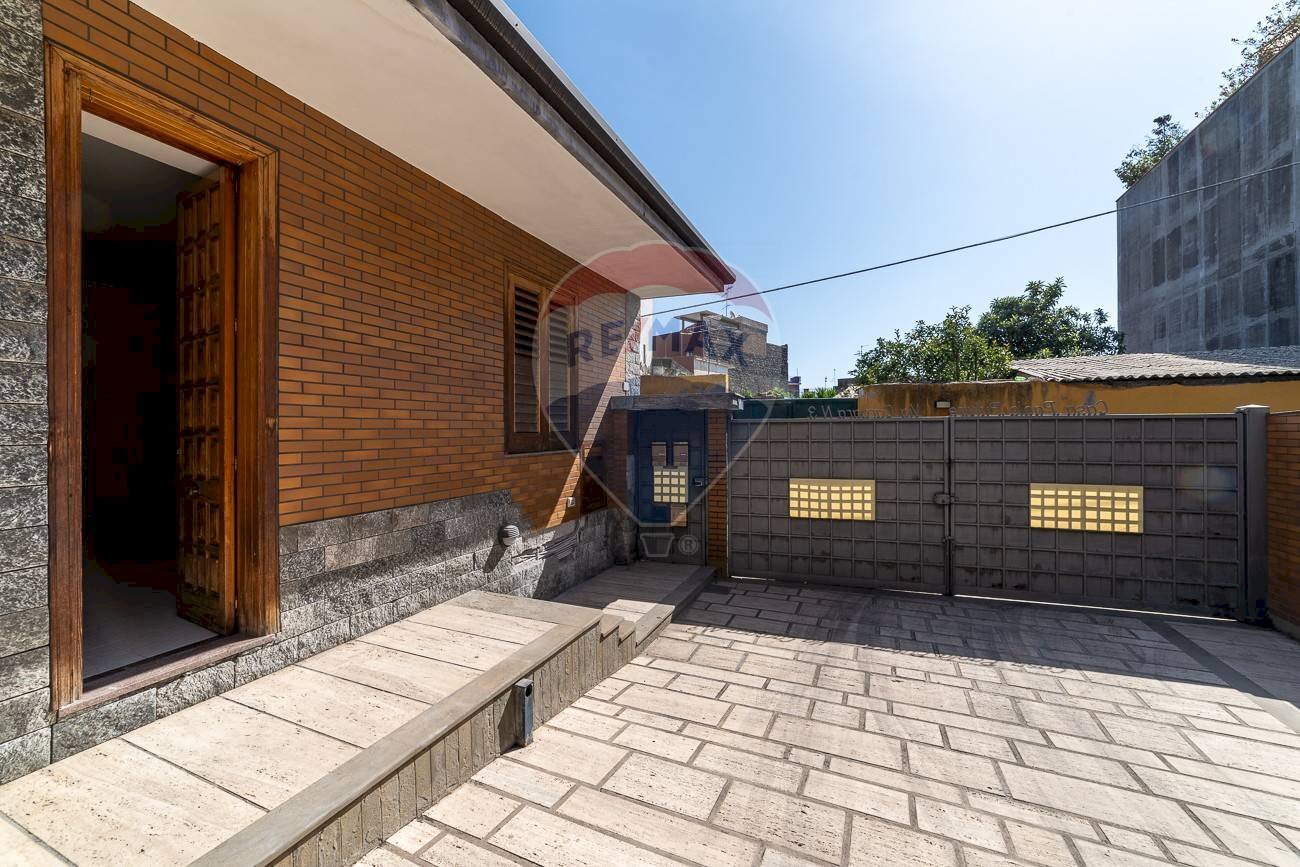 Terrazza - Trilocale via carcara
 
3, Aci Catena - foto 1