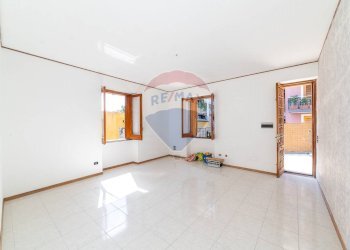 Stanza vuota - Trilocale via carcara
 
3, Aci Catena - foto 8