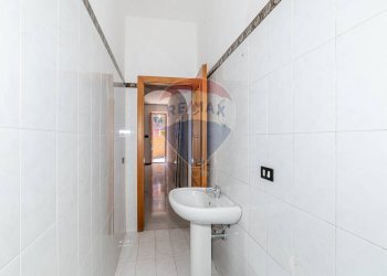 Bagno - Trilocale via carcara
 
3, Aci Catena - foto 13