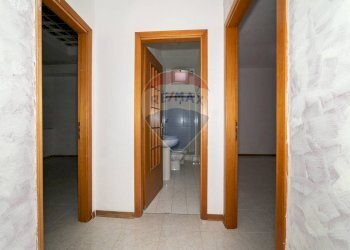 Hall / corridoio - Casa indipendente Via Carcara
 
3, Aci Catena - foto 13