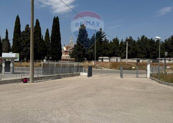 Edificio all\'aperto - Laboratorio Via Manfredonia
 
19, Foggia - foto 15