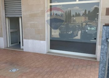 Terrazza - Laboratorio Via Manfredonia
 
19, Foggia - foto 35