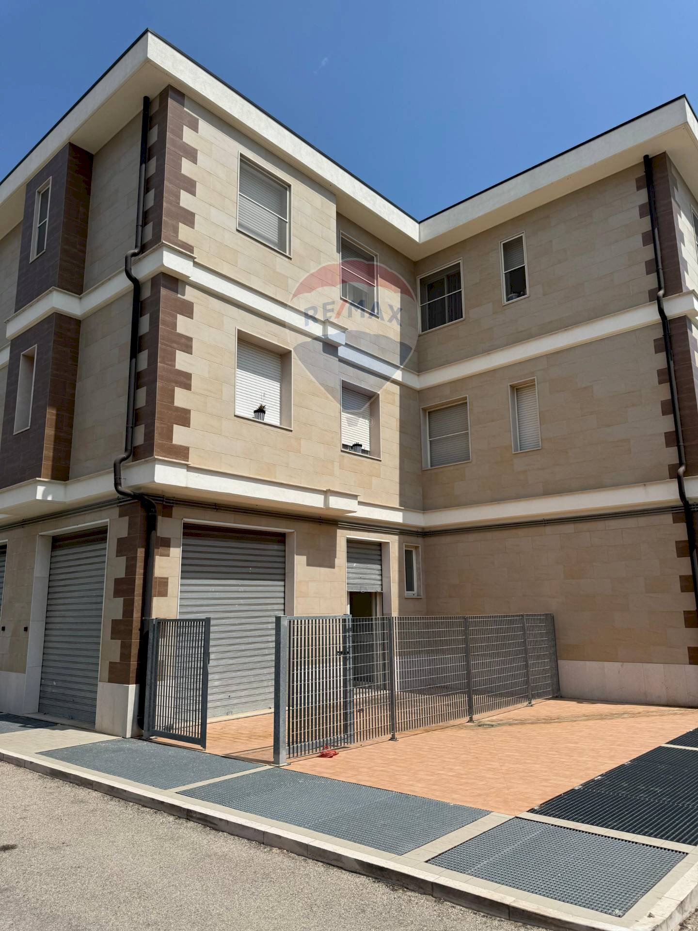 Edificio all\'aperto - Laboratorio Via Manfredonia
 
19, Foggia - foto 1