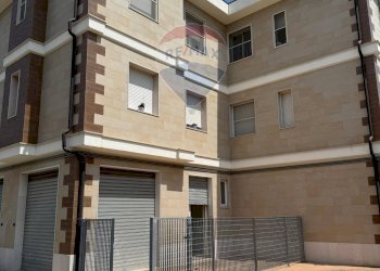 Edificio all\'aperto - Laboratorio Via Manfredonia
 
19, Foggia - foto 1