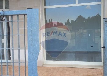 Edificio all\'aperto - Laboratorio Via Manfredonia
 
19, Foggia - foto 20