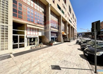 Edificio all\'aperto - Ufficio Via Mario del Monaco
 
16, Pesaro - foto 2