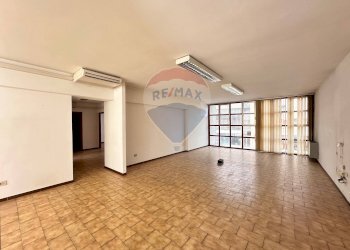 Stanza vuota - Ufficio Via Mario del Monaco
 
16, Pesaro - foto 8