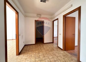 Stanza vuota - Ufficio Via Mario del Monaco
 
16, Pesaro - foto 28