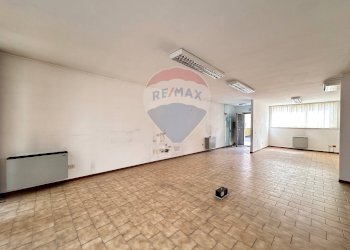 Stanza vuota - Ufficio Via Mario del Monaco
 
16, Pesaro - foto 30