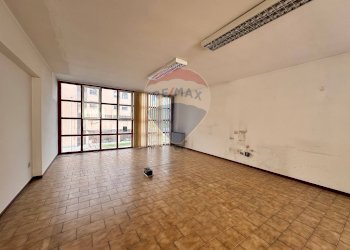 Stanza vuota - Ufficio Via Mario del Monaco
 
16, Pesaro - foto 32