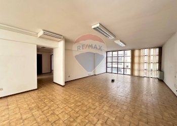 Stanza vuota - Ufficio Via Mario del Monaco
 
16, Pesaro - foto 37