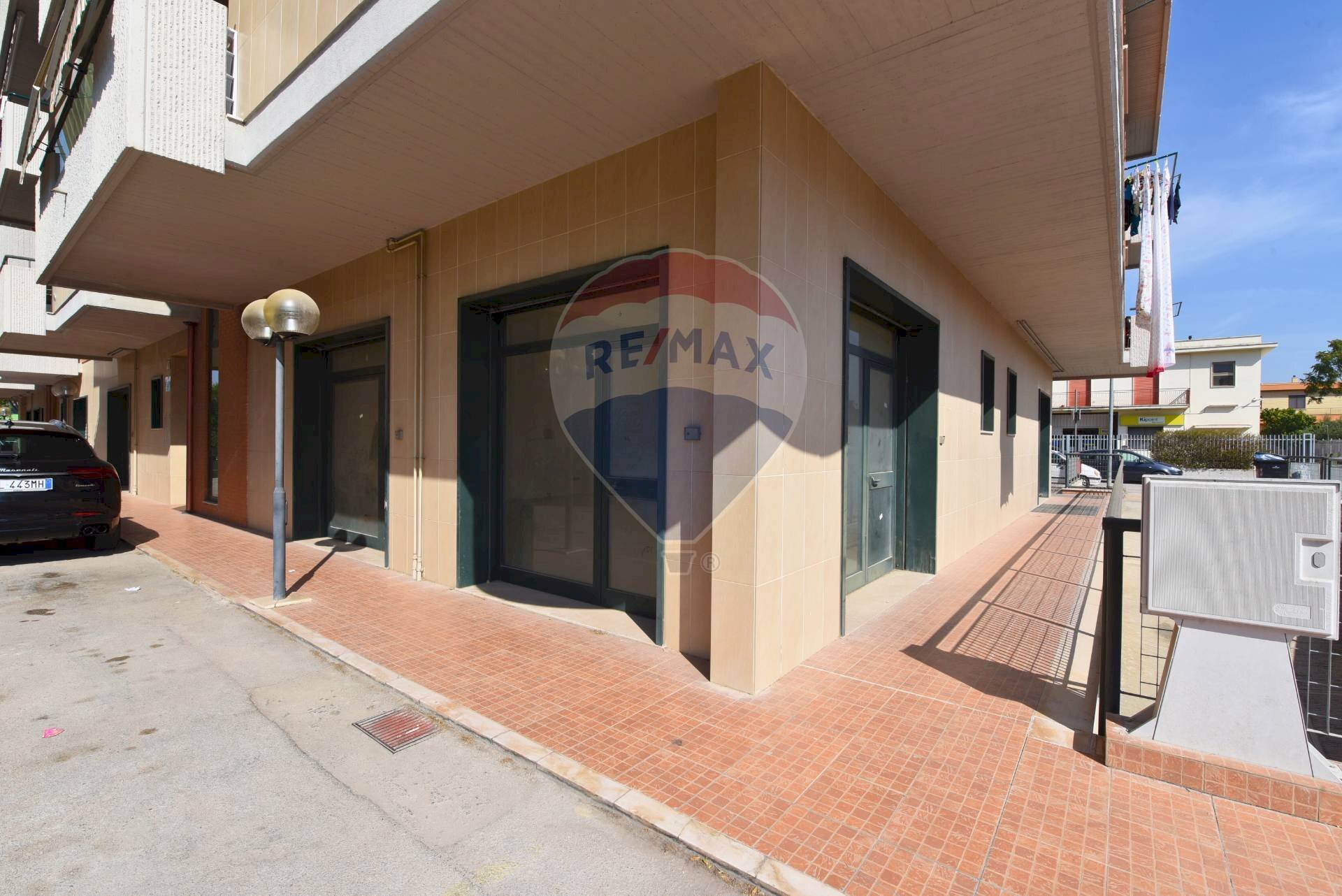 esterno - Box Viale Degli Artigiani, Foggia - photo 1