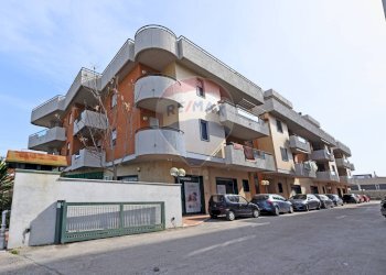 esterno - Box Viale Degli Artigiani, Foggia - foto 11