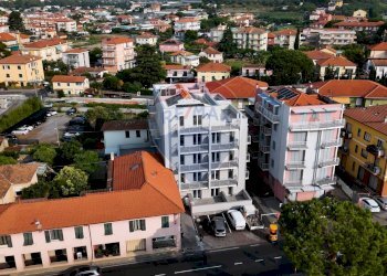 Edificio all\'aperto - Trilocale GENERALE ARDOINO
 
205, Diano Marina - foto 19