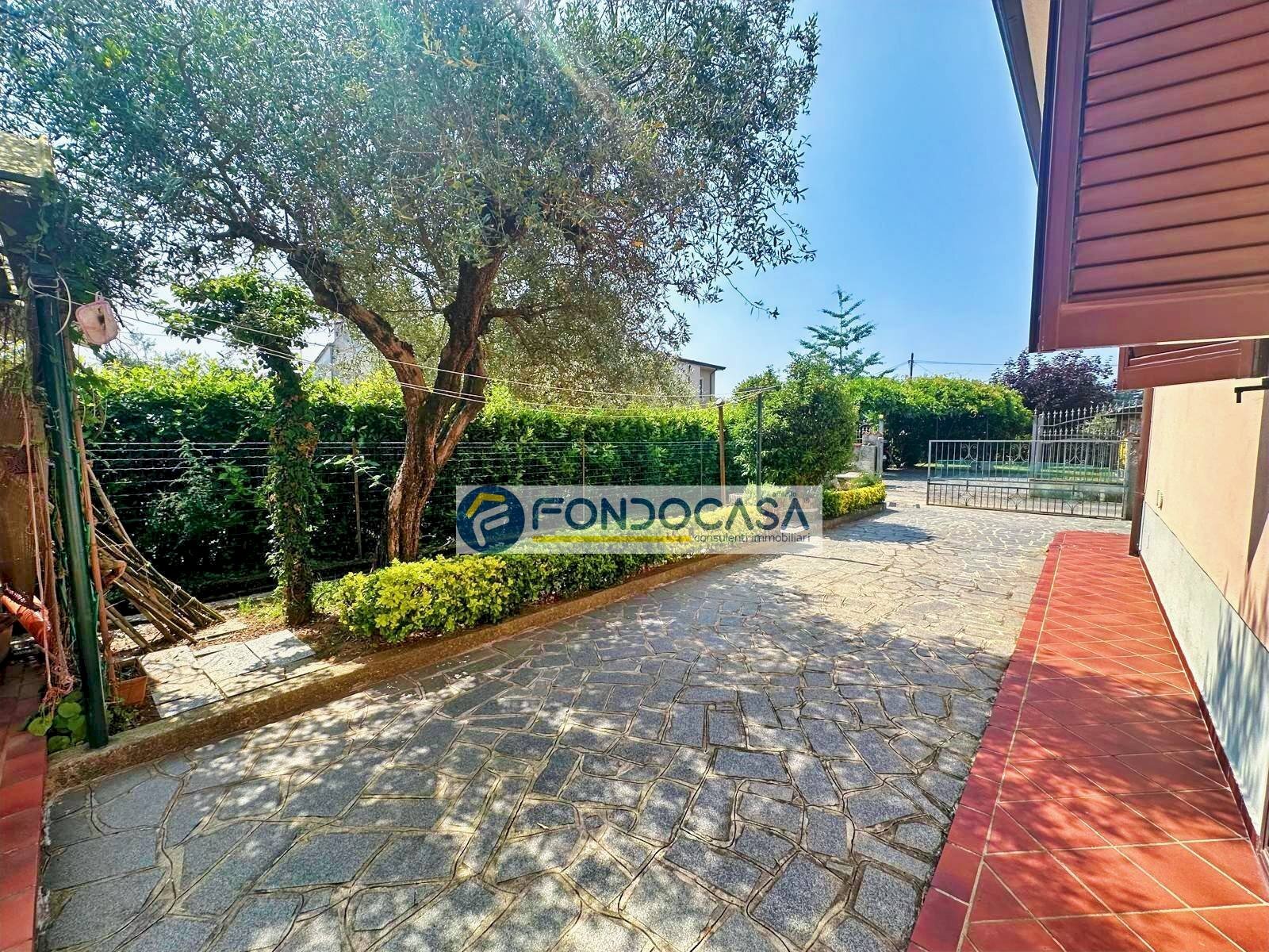 ESTERNO - Semi-detached house Via Cocombola
 
78, Massa - photo 2