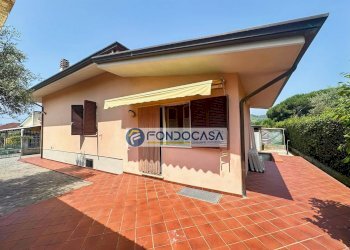 ESTERNO - Casa semi indipendente Via Cocombola
 
78, Massa - foto 1