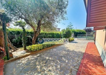 ESTERNO - Casa semi indipendente Via Cocombola
 
78, Massa - foto 2