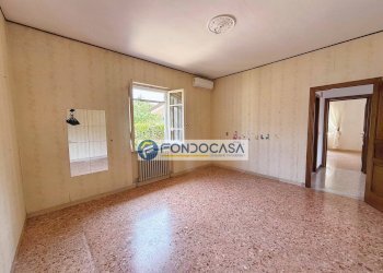 CAMERA MATRIMONIALE - Casa semi indipendente Via Cocombola
 
78, Massa - foto 18