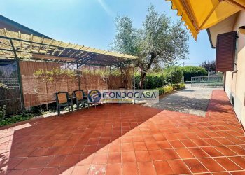 SPAZIO ESTERNO PRIVATO - Casa semi indipendente Via Cocombola
 
78, Massa - foto 20