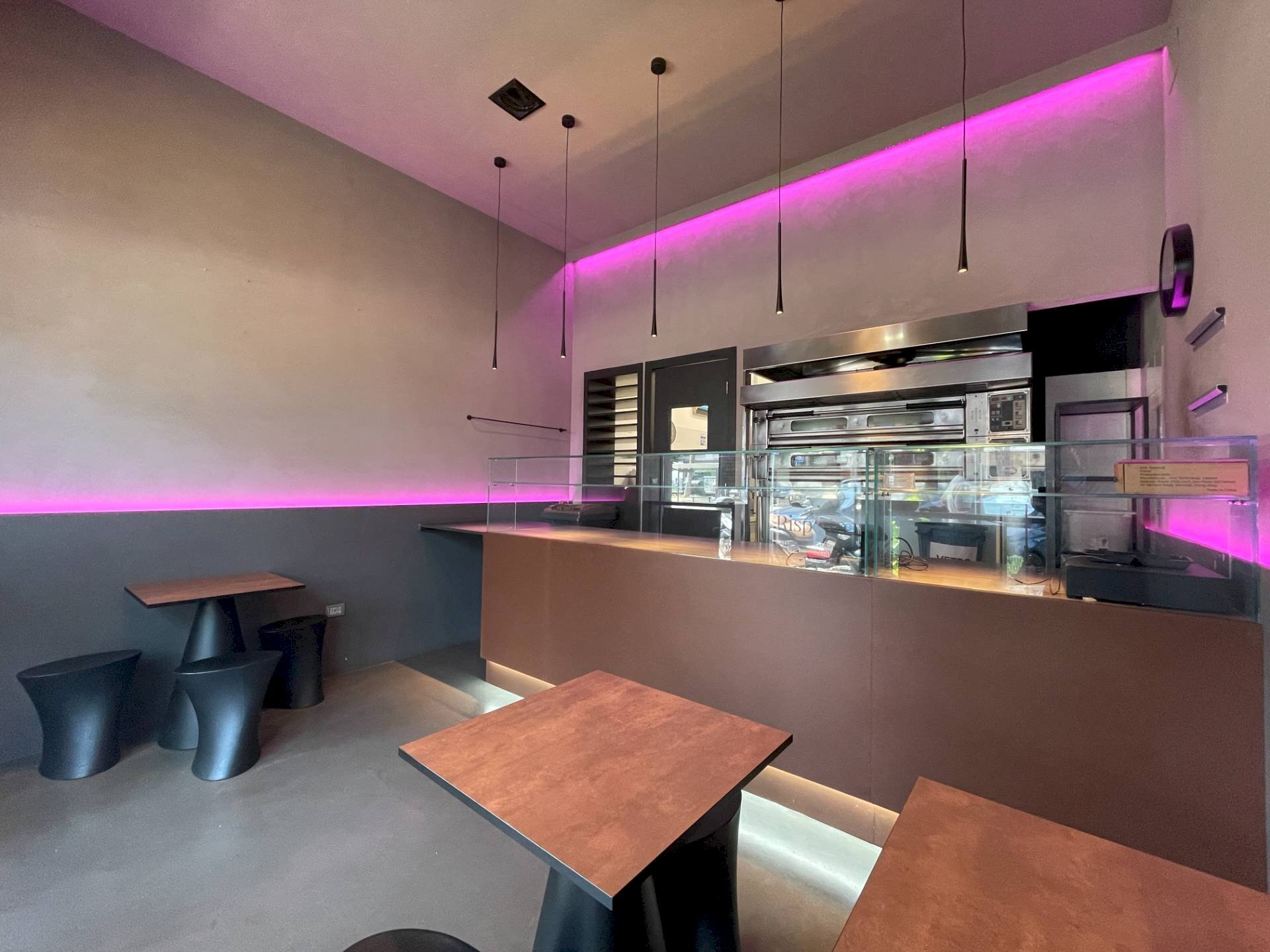 Foto 1 - Attività Commerciale Piazza Duca degli Abruzzi
 
18, Pescara - foto 1