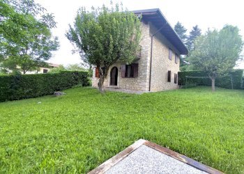 Foto 1 - Trilocale via san salvatore
 
15, Zogno - foto 1